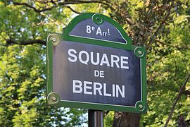 Plaque de rue du square de Berlin.