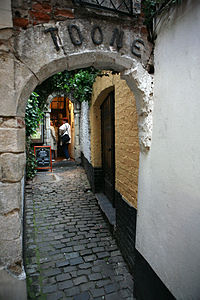 Intérieur de l'impasse Sainte-Pétronille.