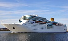 Photographie en couleurs du Costa NeoRomantica à IJmuiden en juin 2014.