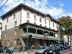 La Lambertville House.