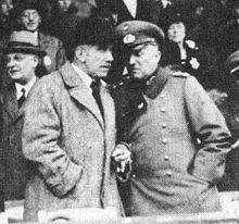 Franz von Papen and Kurt von Schleicher, standing close together and talking