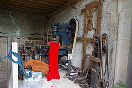 Machine pour fabriquer des charentaises dans le musée.