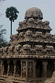 Mahabalipuram, VIIe siècle. Le temple monolithe (râtha) d'Arjuna[N 1].