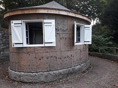 Borkenhäuschen mit neuer Fassade, 2021