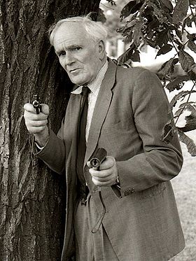 Desmond Llewelyn, le principal acteur ayant incarné ce rôle.