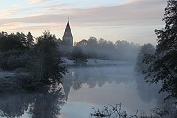 Hamneda kyrka vid Lagan, oktober 2010.