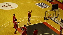 Blake Schilb au lancer-franc pendant l'échauffement de l'Élan Chalon avant son match contre Le Mans en 2011