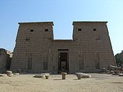 1. Pylon des Tempels des Chons in Karnak