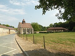 La chapelle vue de loin.