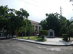 Universidad de Manila inside Mehan Garden.