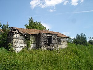 Стара македонска куќа во Рожден