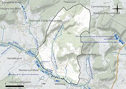 Carte en couleur présentant le réseau hydrographique de la commune