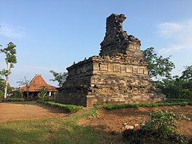 O templo hindu de Rimbi (século XIV)