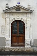 Porte à l'italienne, 8 rue Louis-XIII.