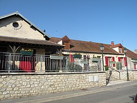 The town hall in Le Mesnil-en-Thelle