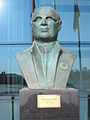 Memorial Bust Poyraz Ülger, Rector 1992–1996