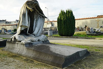 Sur le chemin de la vie (1907) , Reims, cimetière du Nord.