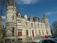 Le château de Saint-Bernard.