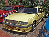 Volvo 850 Estate T-5R in yellow