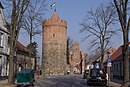 Berliner Tor, bestehend aus Vordertor, Rundturm und Resten der Zwingermauer