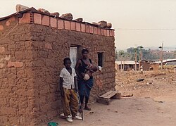 Typical housing on the outskirts of Vila de Luzamba