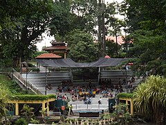 Amphithéâtre pour spectacle d'oiseaux.