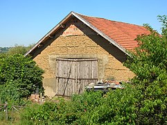 Grange en pisé à Chassignieu.