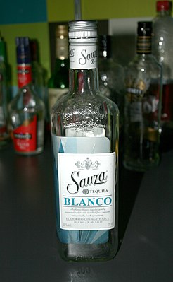 Бутылка текилы Sauza Blanco