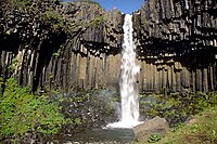 La cascade Svartifoss est la plus populaire des attractions de l'ancien parc national de Skaftafell.