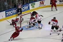 Photographie d'une partie de hockey sur glace.