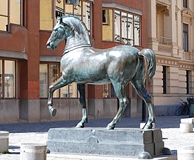 Bysantinsk häst, Blasieholmen i Stockholm, gjuten 1989