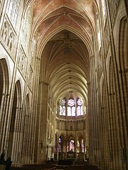 La nef : voûte complexe de la croisée du transept.