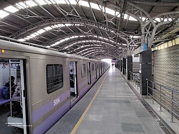 Kavi Subhash metro station blue line Complex platform