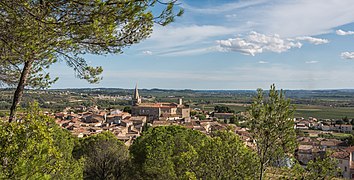 Le village de Murviel-lès-Béziers et la plaine.