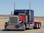 Peterbilt 379 utilizado para interpretar a Optimus Prime