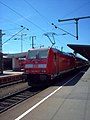 Zug der Schwarzwaldbahn im Bahnhof Singen