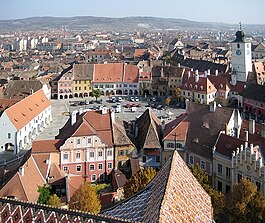 Vista da Praça Pequena (Piața Mică) e de parte da zona oriental do centro histórico