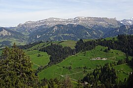 Vue sur la montagne depuis l'ouest (Rämisgummen).