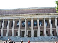 Biblioteca commemorativa di Harry Elkins Widener , Università Harvard, Cambridge, Massachusetts (1915)