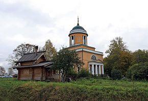 Храм Воздвижения и часовня Кронида Радонежского