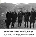 صالح اليوسفي في جبال إقليم كردستان العراق ويظهر إلى يمينه عزيز عقراوي وحبيب محمد ونافذ جلال وإحسان شيرزاد.