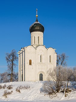 L'église de l'Intercession-de-la-Vierge sur la Nerl, à Bogolioubovo (Russie). (définition réelle 3 288 × 4 384)