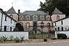 Château-ferme Flamang (façades et toitures), n°25 (M) et ensemble formé par ce château-ferme et le domaine qui l'entoure (S).