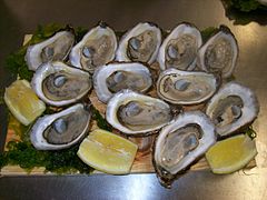 Assiette d'huîtres creuses de Virginie (Crassostrea virginica).