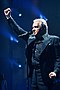 Michel Sardou se prenant pour le "Che"