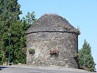 Le colombier près de l'église.