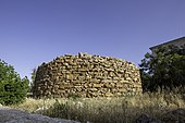 רוג'ם אל-מלפוף, מגדל שמירה עמוני המתוארך למאה ה-10 לפנה"ס. המגדל התגלה ברבת עמון, בירת ירדן בימינו ובירתה של ממלכת עמון בתקופת הברזל.