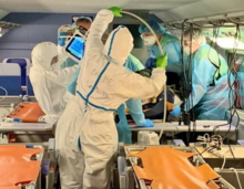 Transport de patient dans un train pendant la pandémie de Covid-19