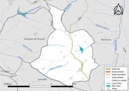 Carte en couleur présentant le réseau hydrographique de la commune