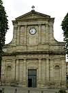 Façade de l'église Notre-Dame dans un style jésuite.